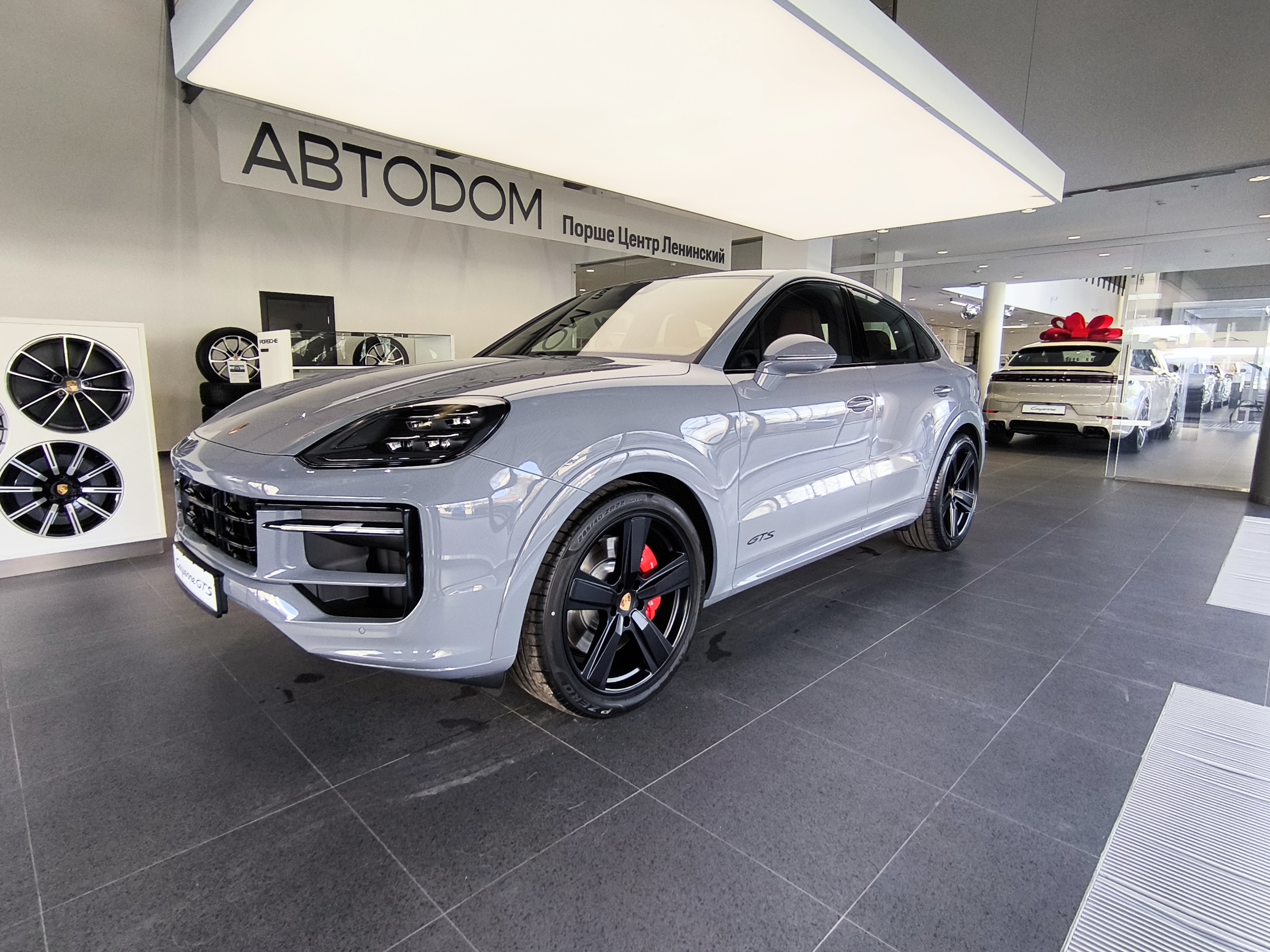 Автомобиль Porsche Cayenne III [рестайлинг] GTS 4.0 AT 4WD (500 л.с.) GTS Coupé Серый 2025 