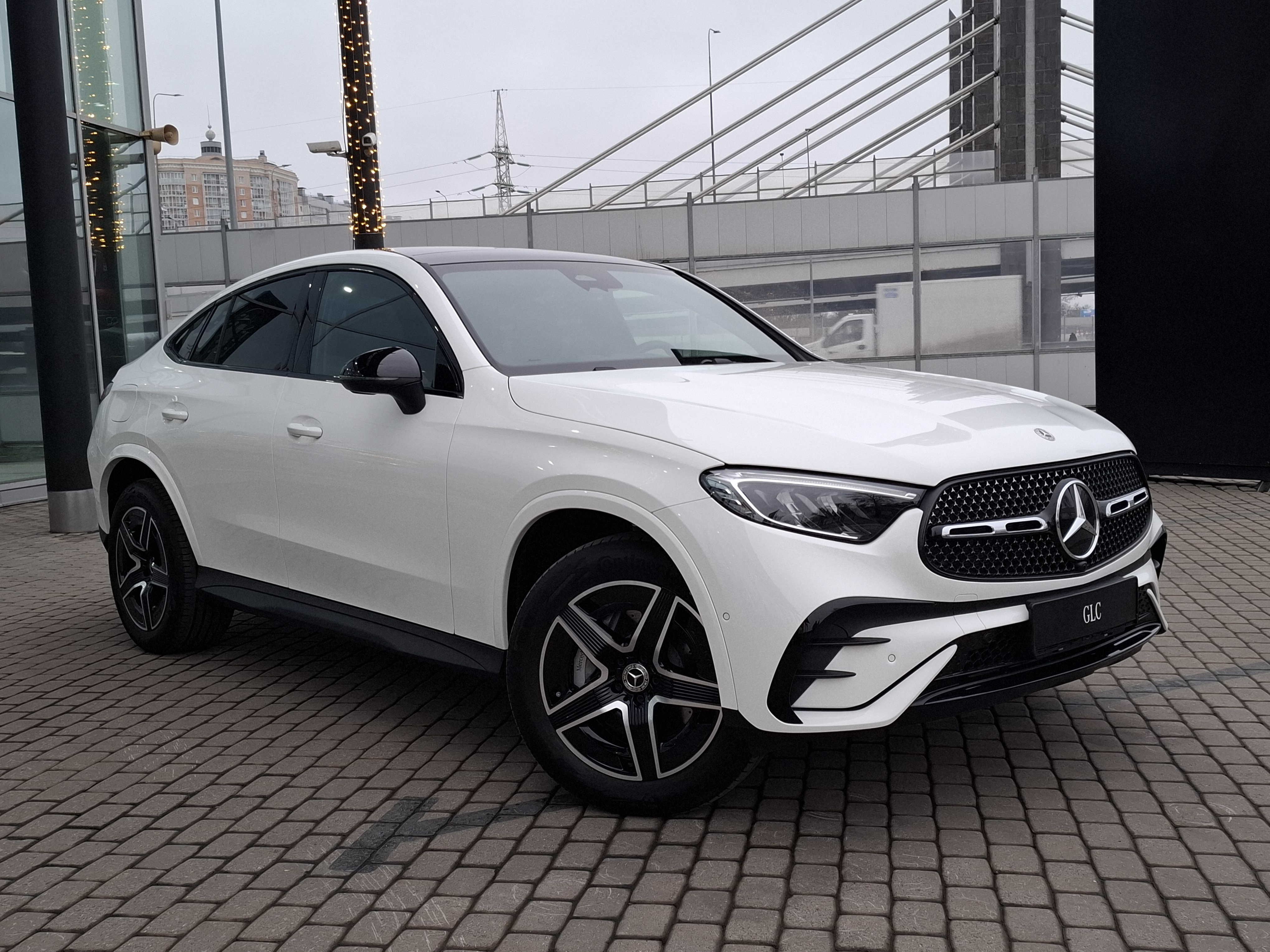Автомобиль Mercedes-Benz GLC coupe II поколение (C254) 2.0 AT 4Matic (204 л.с.) Base Белый 2025 