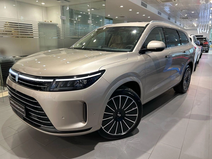 Автомобиль AITO M7 I поколение 1.5hyb AT 4WD (449 л.с.) Flagship Золотой 2023 с пробегом 25 км
