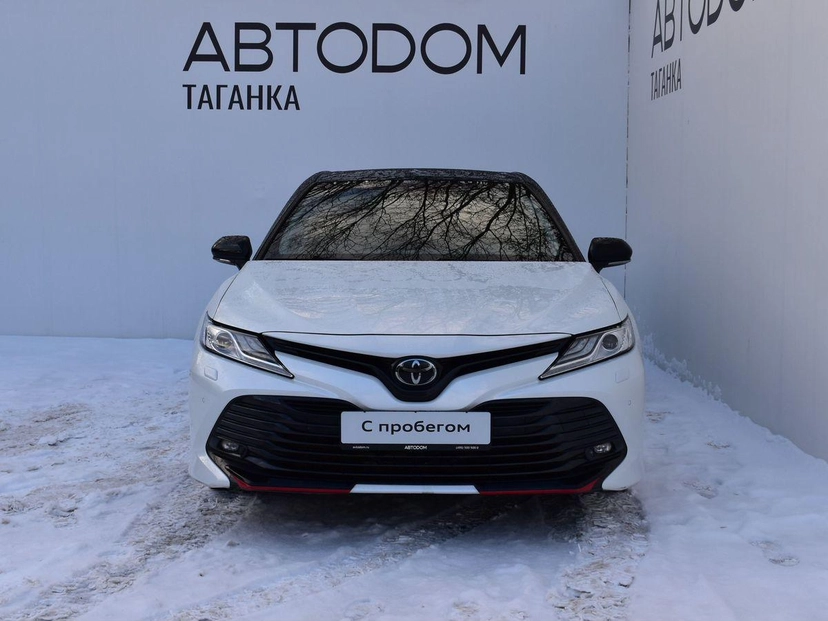 Автомобиль Toyota Camry VIII поколение (XV70) 2.5 AT (181 л.с.) S-Edition Белый 2020 с пробегом 58 000 км