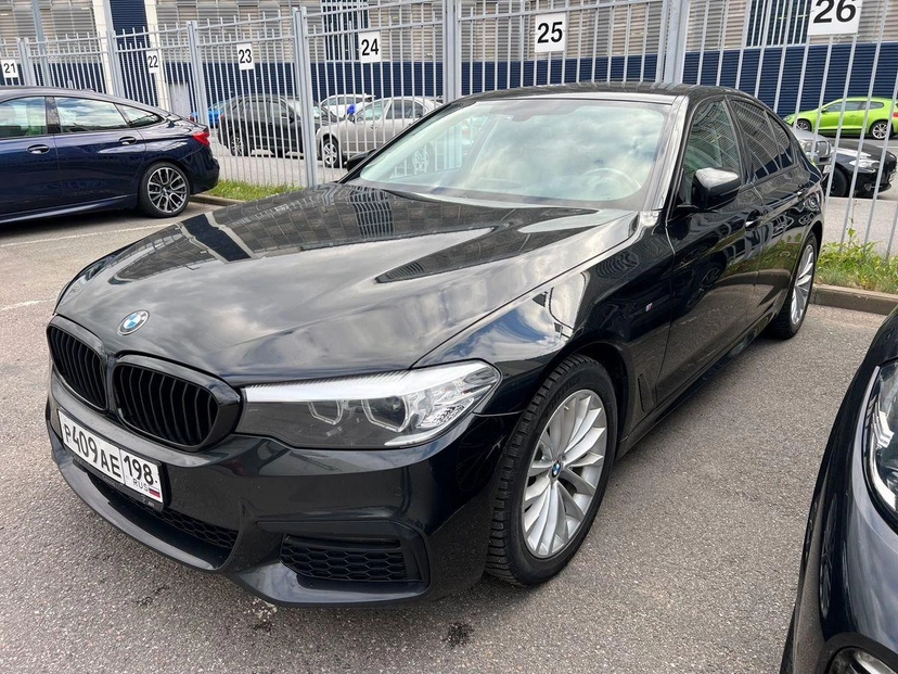 Автомобиль BMW 5 серии VII поколение (G30/G31) 520 2.0d AT 4WD (190 л.с.) Exclusive Чёрный 2019 с пробегом 52 715 км