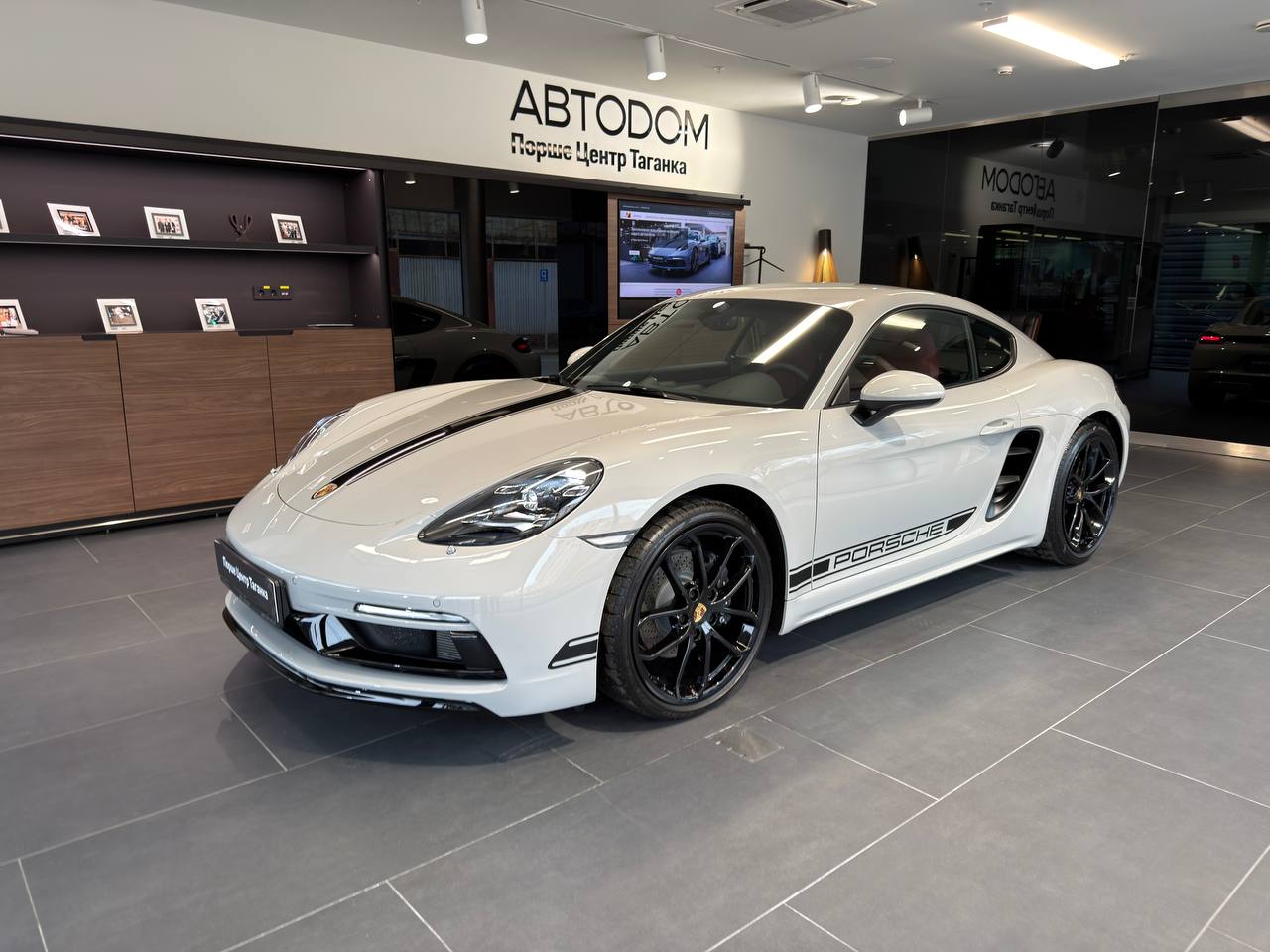 Автомобиль Porsche Cayman III поколение (982) 2.0 AMT (300 л.с.) Style Edition Серый 2025 