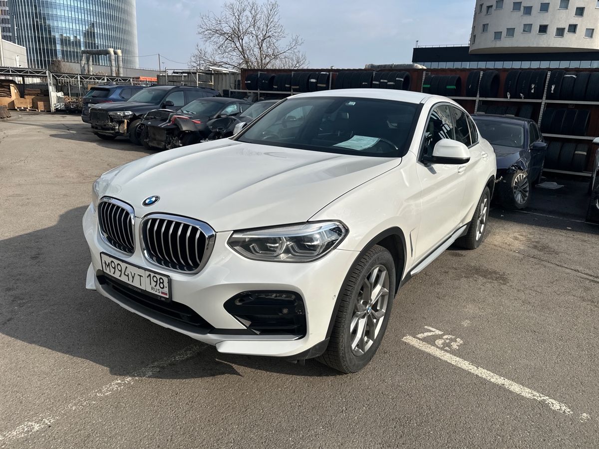 Автомобиль BMW X4 II поколение (G02) 2.0d AT 4WD (190 л.с.) Base Белый 2020 с пробегом 115 499 км