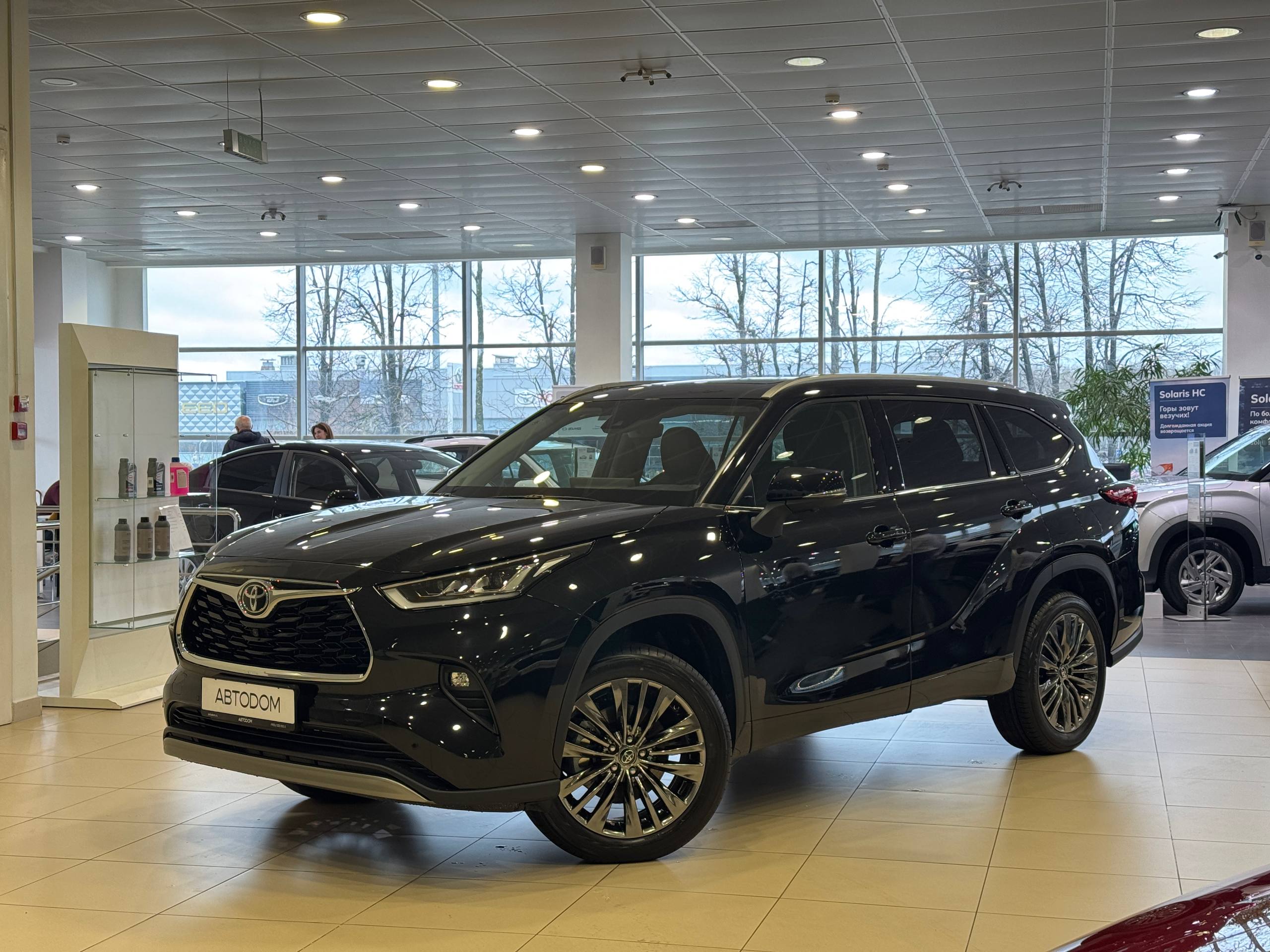 Toyota Highlander IV поколение 2.0 AT 4WD (248 л.с.) Base Чёрный 2026 