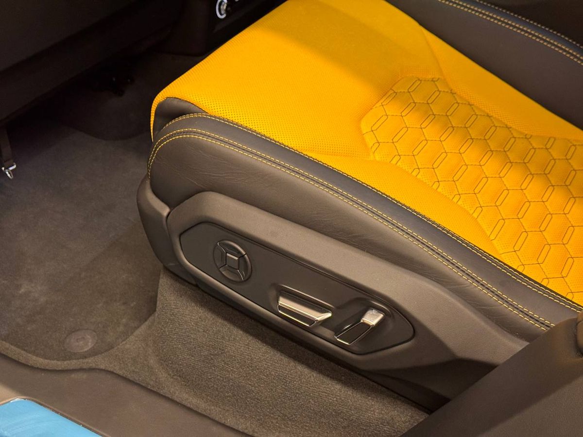 Автомобиль Lamborghini Urus I поколение 4.0 AT 4WD (650 л.с.) Individual Чёрный 2022 с пробегом 26 563 км