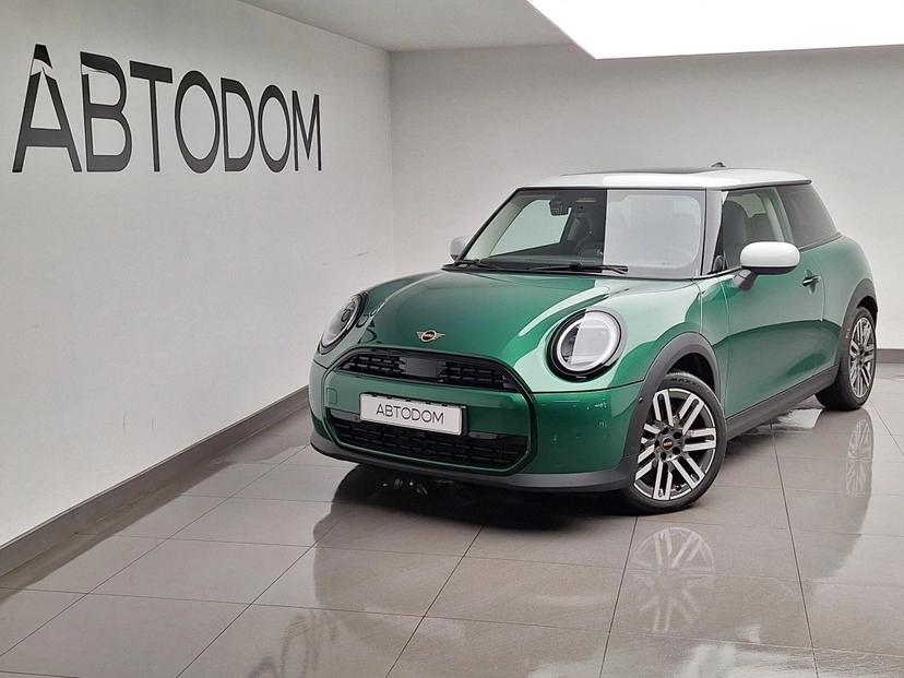 Автомобиль MINI Hatch IV поколение (F65/F66/J01) C 2.0 AMT (163 л.с.) Base Зелёный 2025