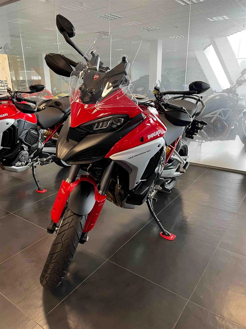 Мотоцикл Ducati Multistrada V4 S I поколение Multistrada V4 S Base Красный 2022 