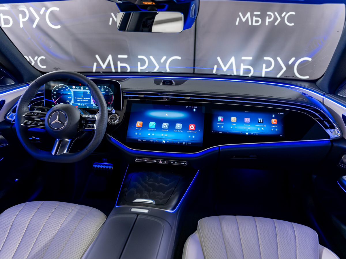 Автомобиль Mercedes-Benz E-Класс VI поколение (W214/S214) 2.0 AT 4Matic (258 л.с.) AMG Line Чёрный 2025 с пробегом 20 км