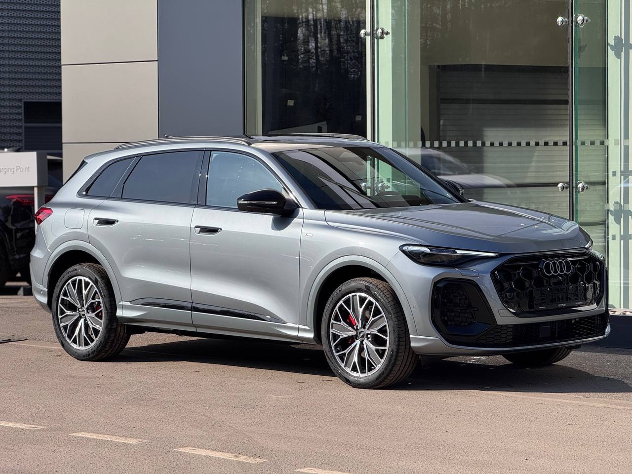 Audi Q5 III поколение (GU) 2.0 AMT 4WD (204 л.с.) 40 TFSI Quattro Серый 2026 