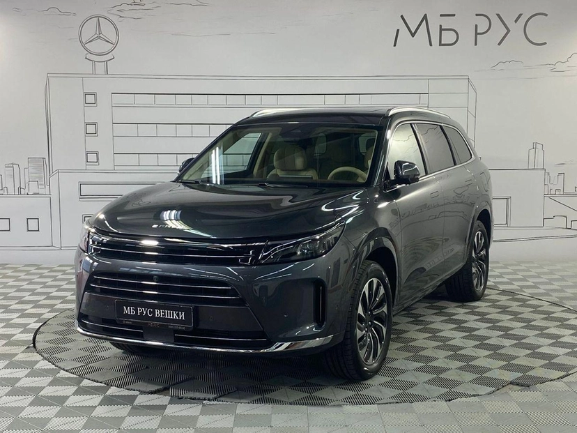 Автомобиль Seres M7 I поколение 1.5hyb AT 4WD (439 л.с.) Pro Серый 2025 с пробегом 11 км