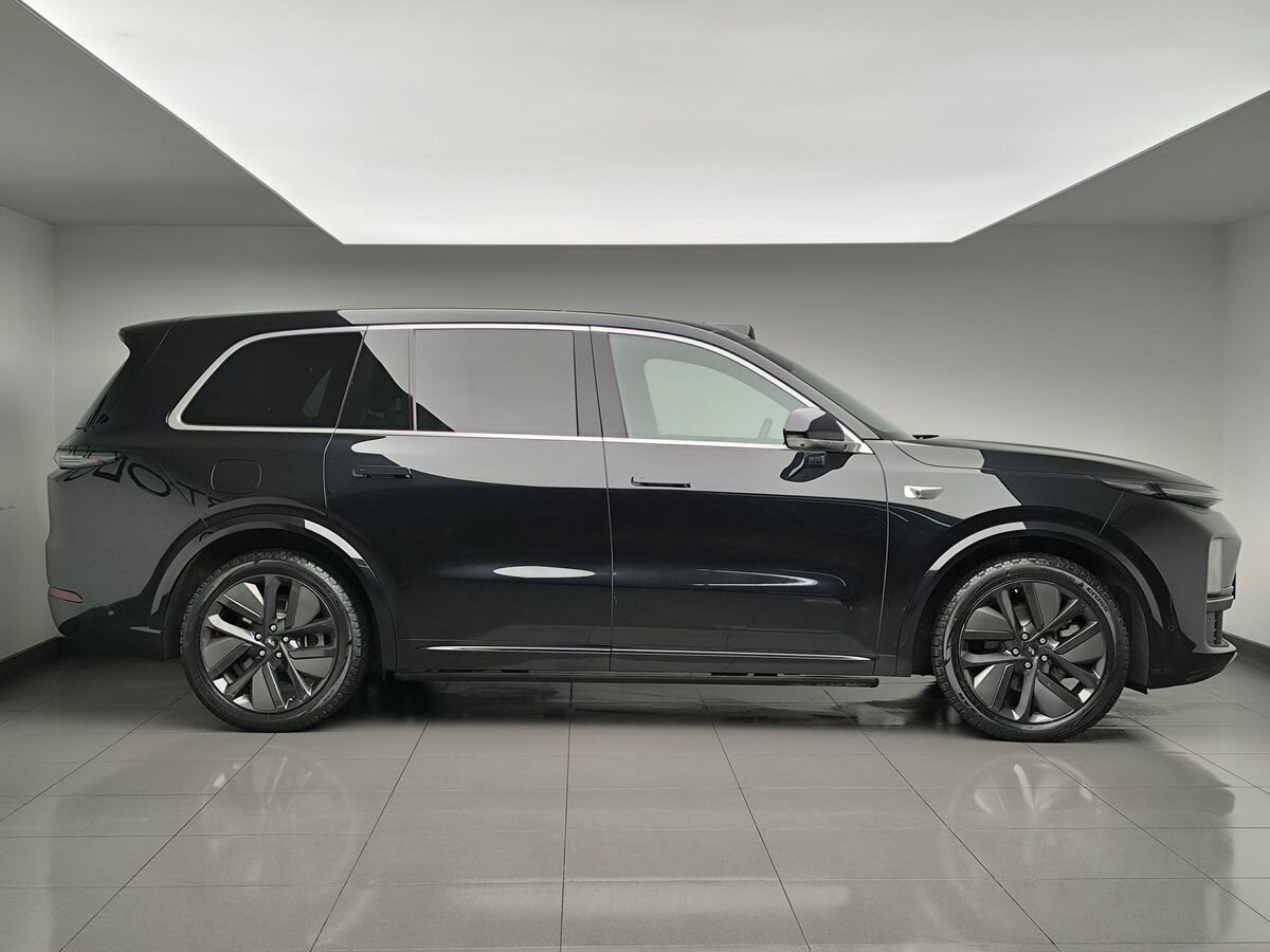 Автомобиль LiXiang L9 I [рестайлинг] 1.5hyb AT 4WD (449 л.с.) Ultra Чёрный 2024 с пробегом 33 414 км