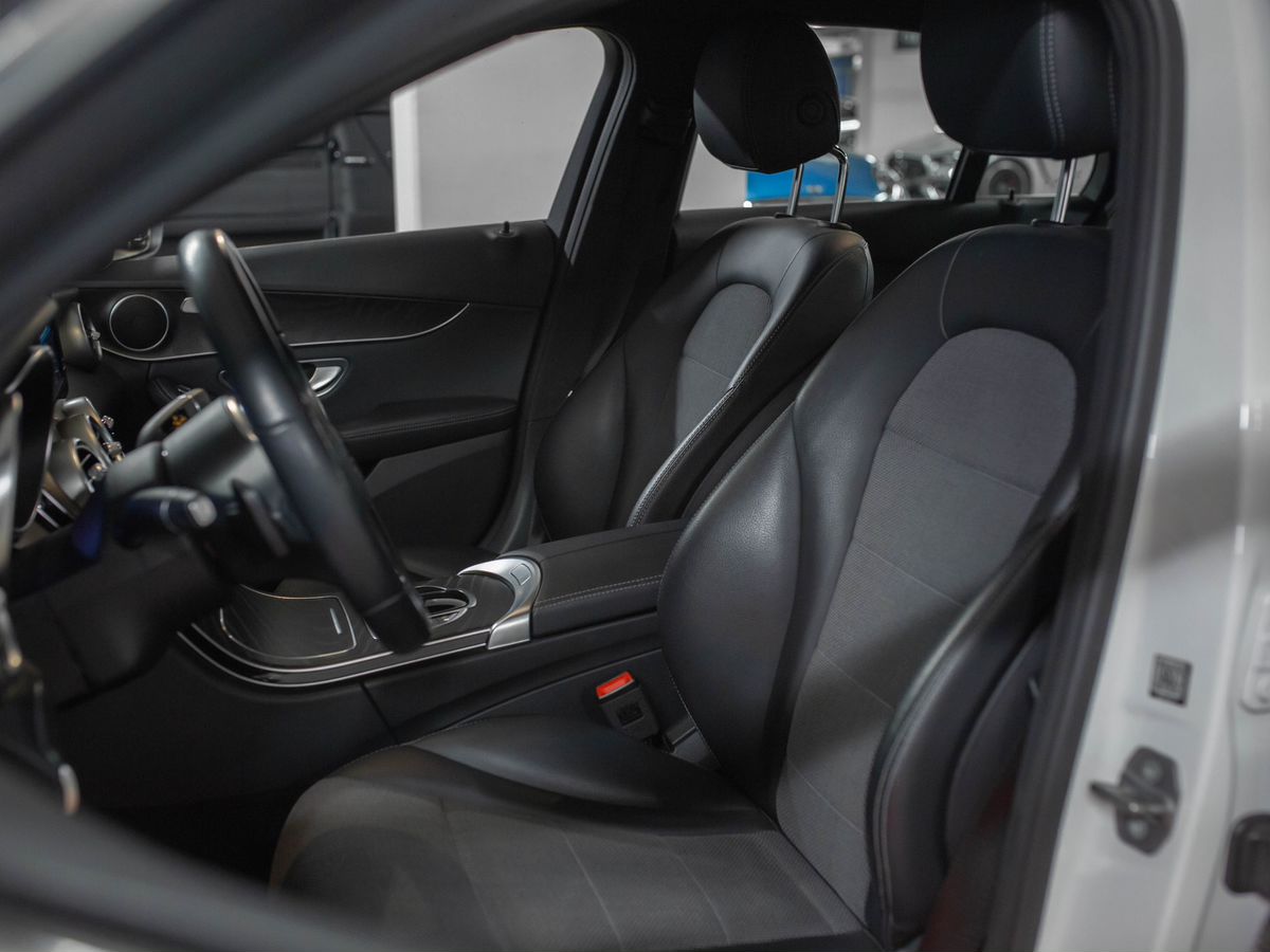 Автомобиль Mercedes-Benz C-Класс IV (W205/S205/C205) [рестайлинг] 180 1.5 AT (150 л.с.) Premium Белый 2020 с пробегом 78 000 км