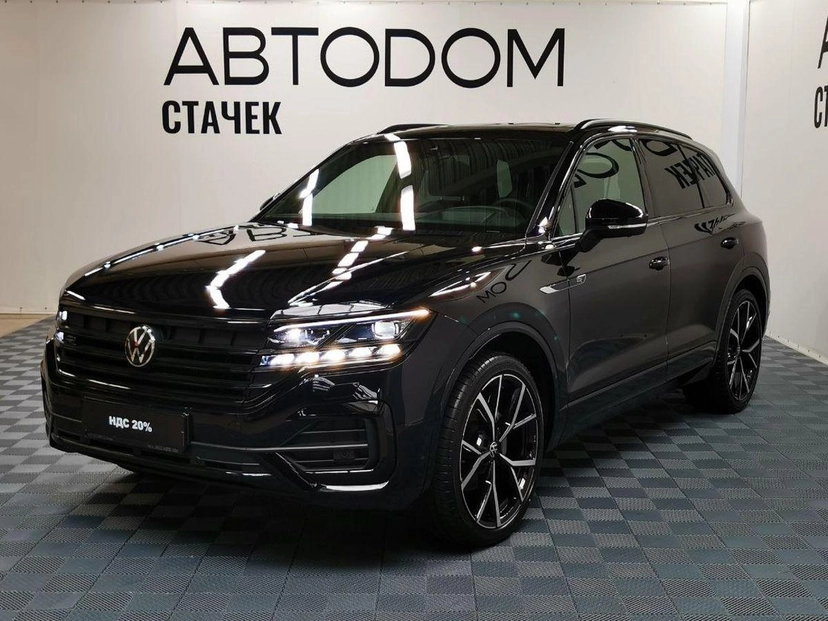 Автомобиль Volkswagen Touareg III поколение 3.0d AT 4WD (286 л.с.) R-Line Чёрный 2022 с пробегом 50 км
