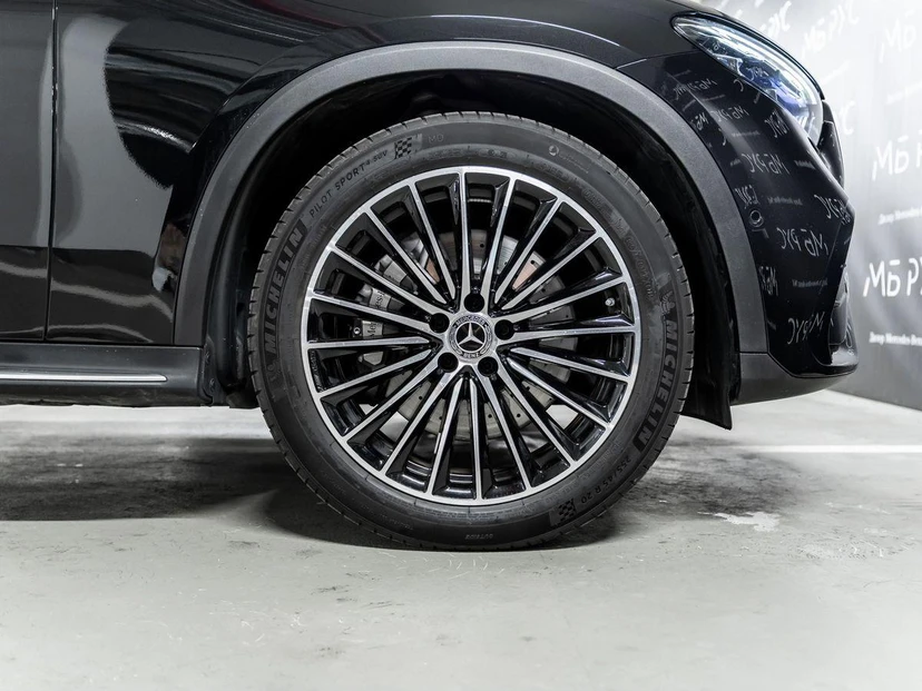 Автомобиль Mercedes-Benz GLC II поколение (X254) 2.0 AT 4Matic (258 л.с.) Base Чёрный 2025 с пробегом 7 750 км