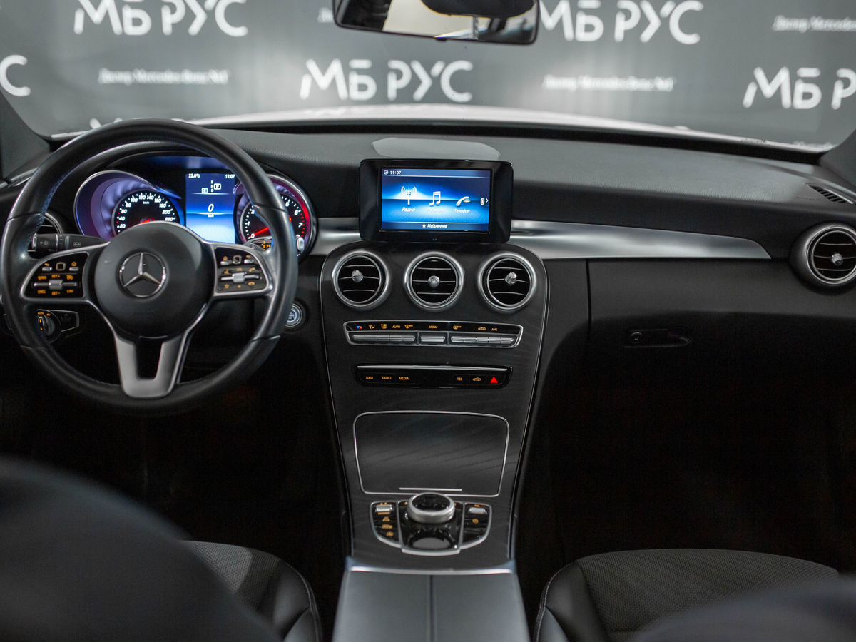 Автомобиль Mercedes-Benz C-Класс IV (W205/S205/C205) [рестайлинг] 180 1.5 AT (150 л.с.) Premium Белый 2020 с пробегом 78 000 км
