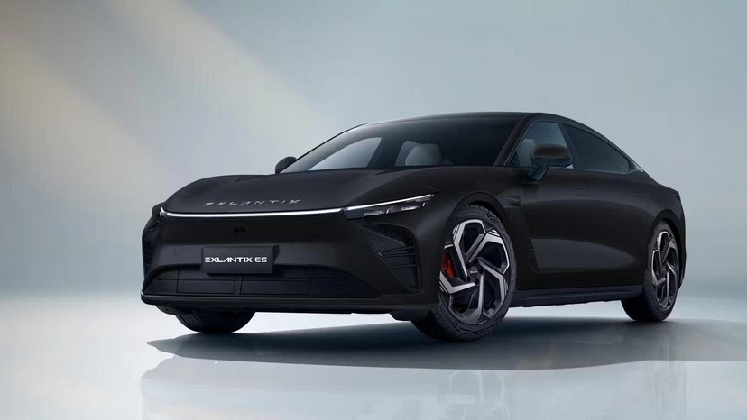 Автомобиль EXEED EXLANTIX ES I поколение 1.5hyb AT 4WD (469 л.с.) TOP Чёрный 2025