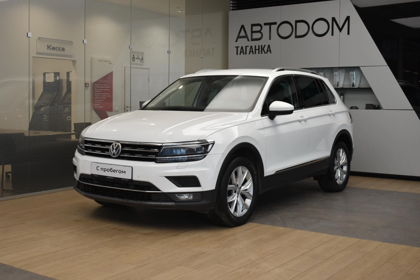 Автомобиль Volkswagen Tiguan II поколение 2.0d AMT 4WD (150 л.с.) Highline Белый 2019 с пробегом 141 434 км