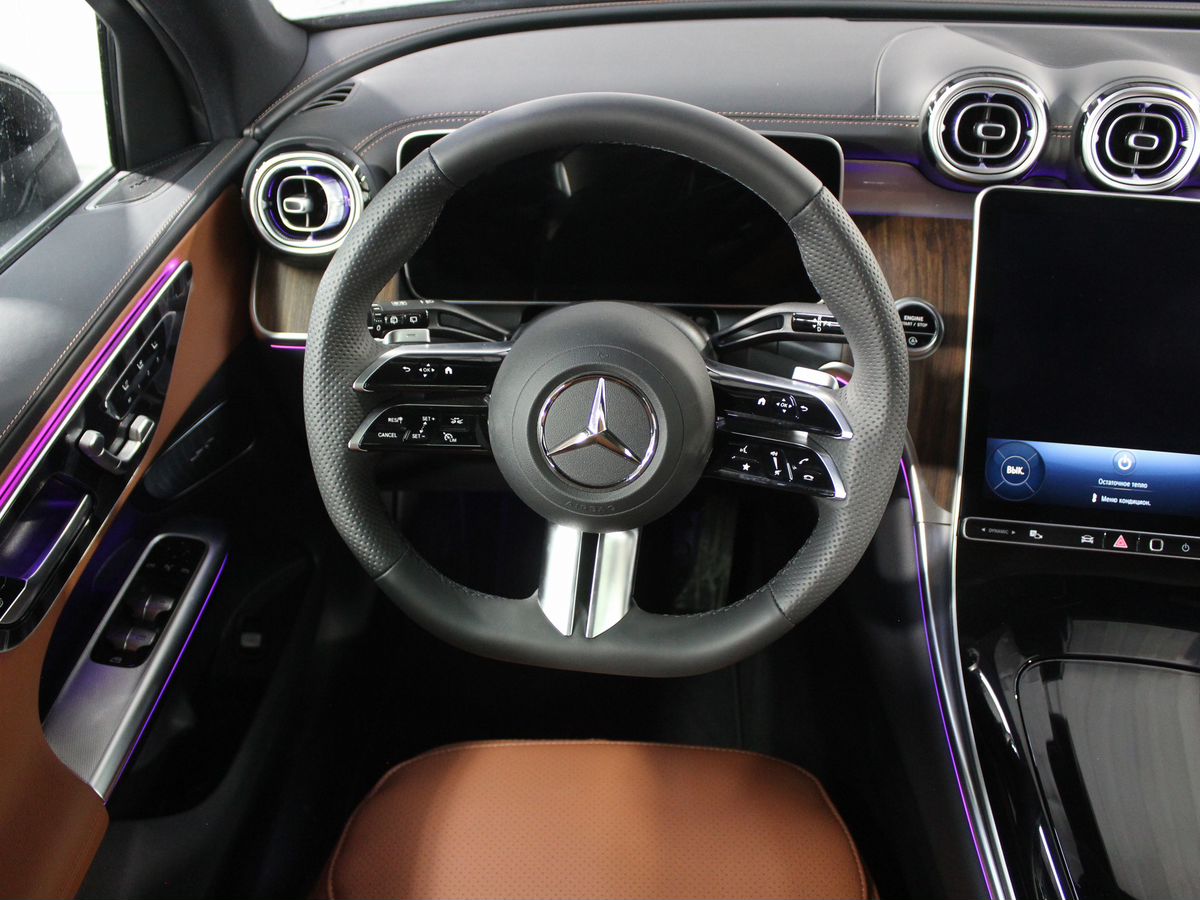 Автомобиль Mercedes-Benz GLC II поколение (X254) 2.0 AT 4Matic (258 л.с.) Luxury 7 seat Чёрный 2025 с пробегом 20 км