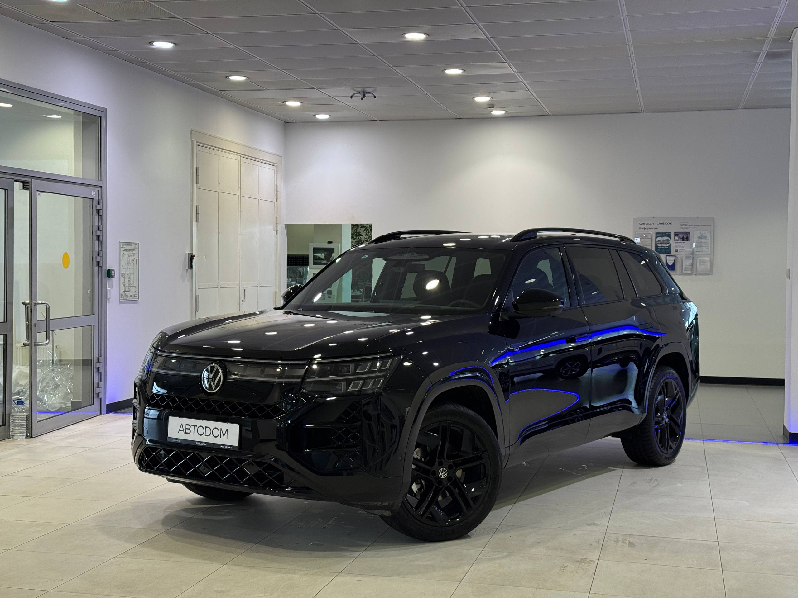 Автомобиль Volkswagen Teramont II поколение (China Market) 2.0 AMT 4WD (272 л.с.) Base Чёрный 2026 