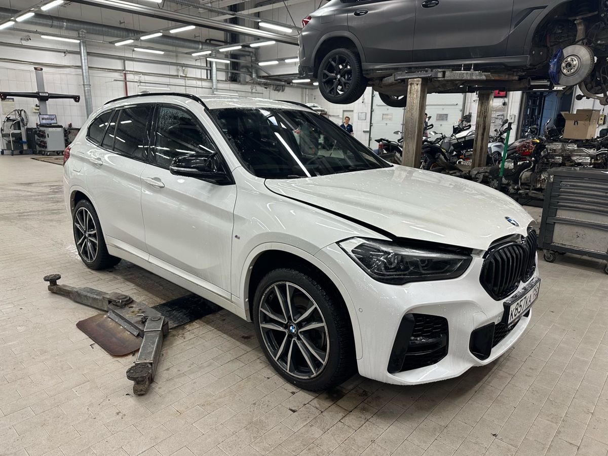 Автомобиль BMW X1 II (F48) [рестайлинг] 2.0 AT 4WD (192 л.с.) M Sport Белый 2020 с пробегом 56 097 км