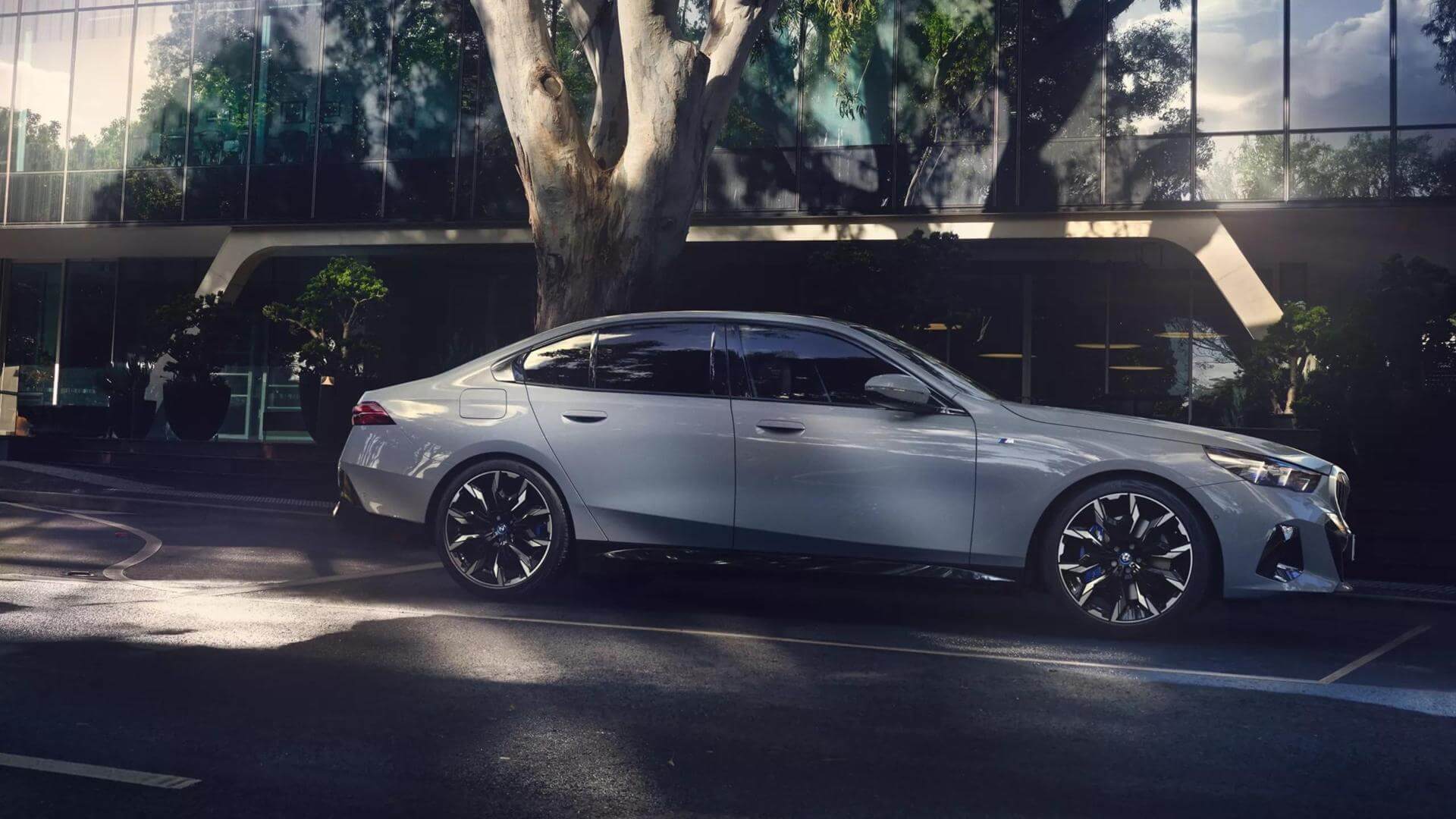 bmw i5 фото