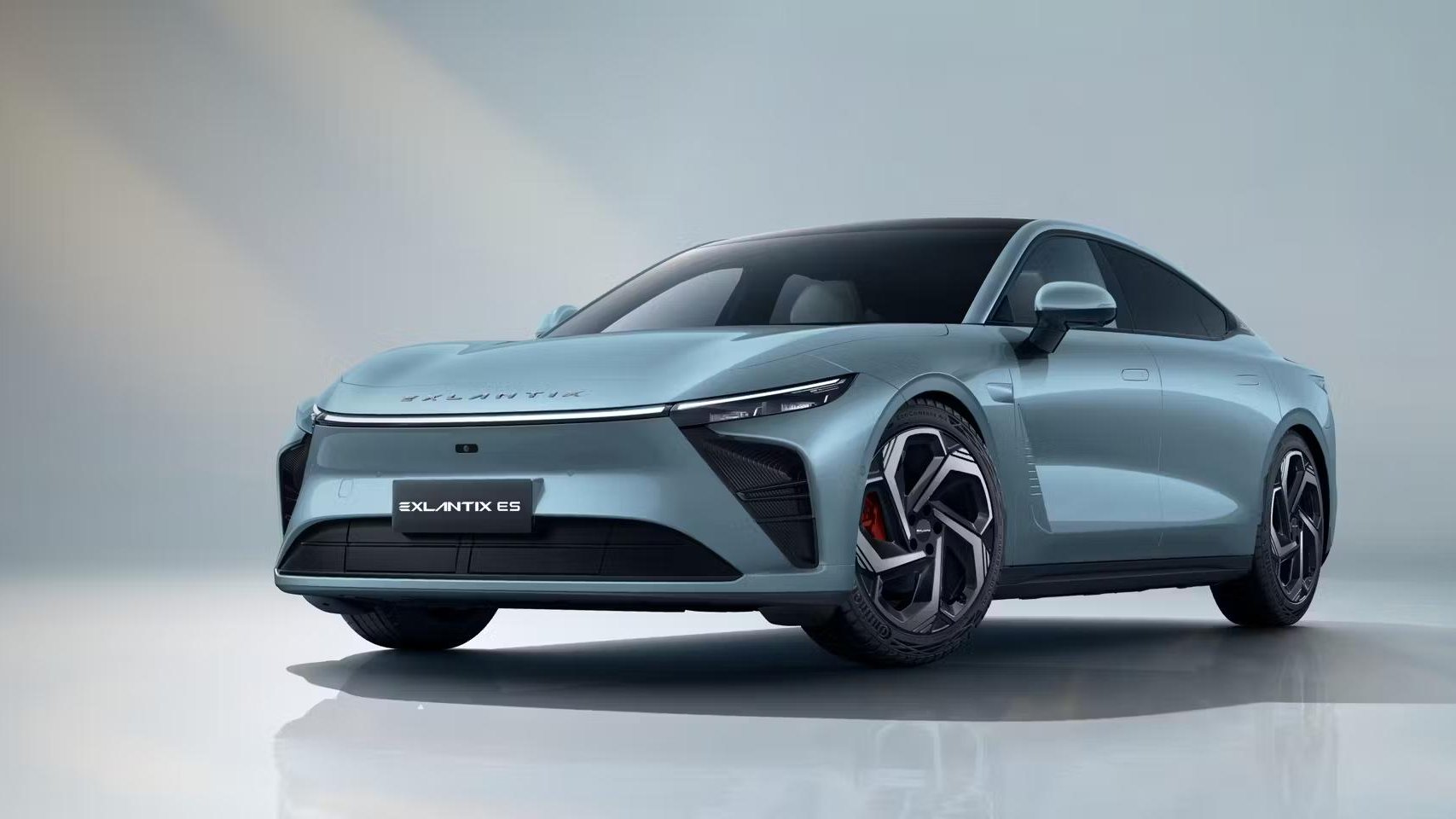 Автомобиль EXEED EXLANTIX ES I поколение 1.5hyb AT 4WD (469 л.с.) Base  2025 