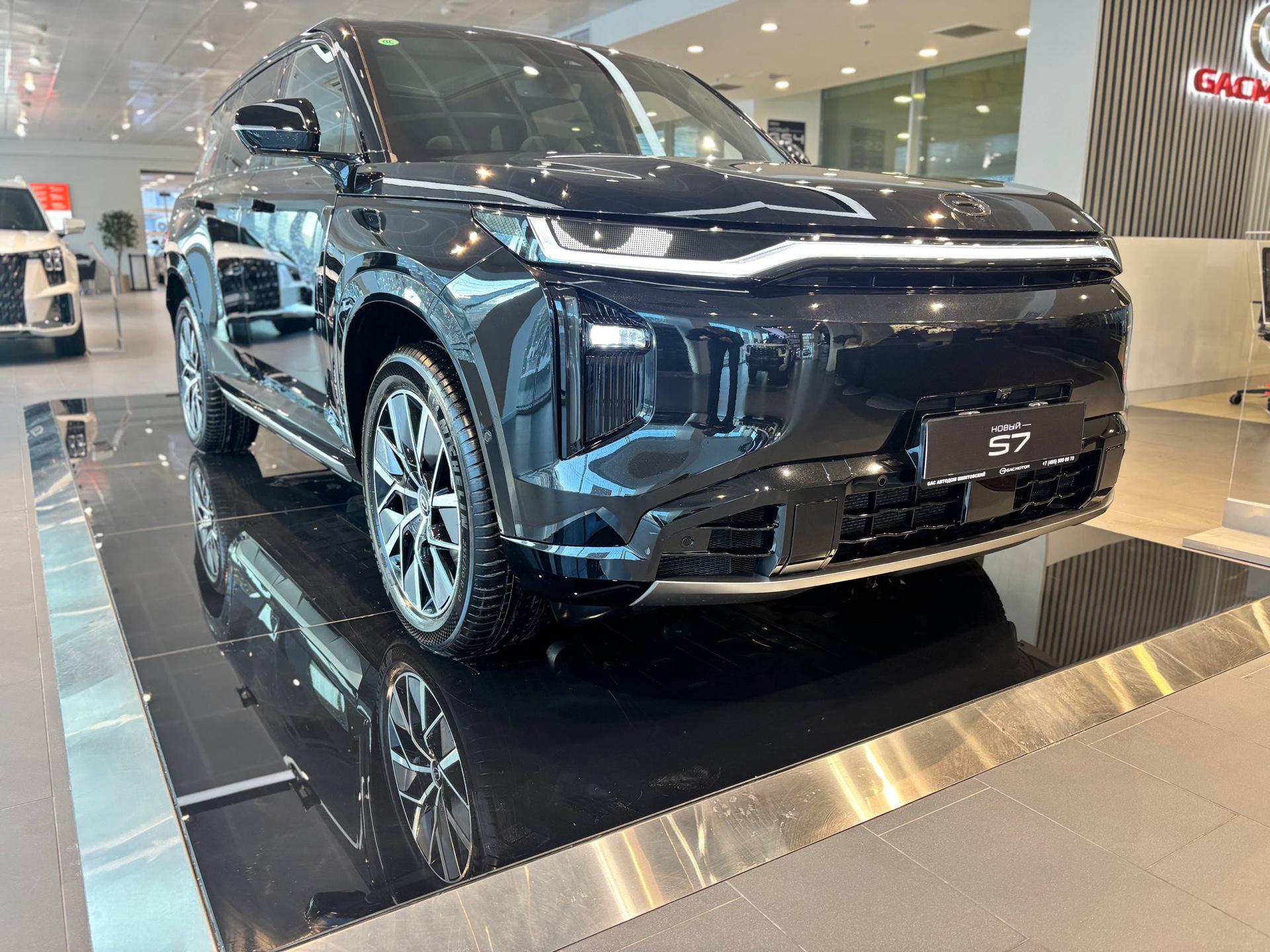 Автомобиль ГАК Эс 7 I поколение 1.5hyb AT 4WD (340 л.с.) ST Чёрный 2025 
