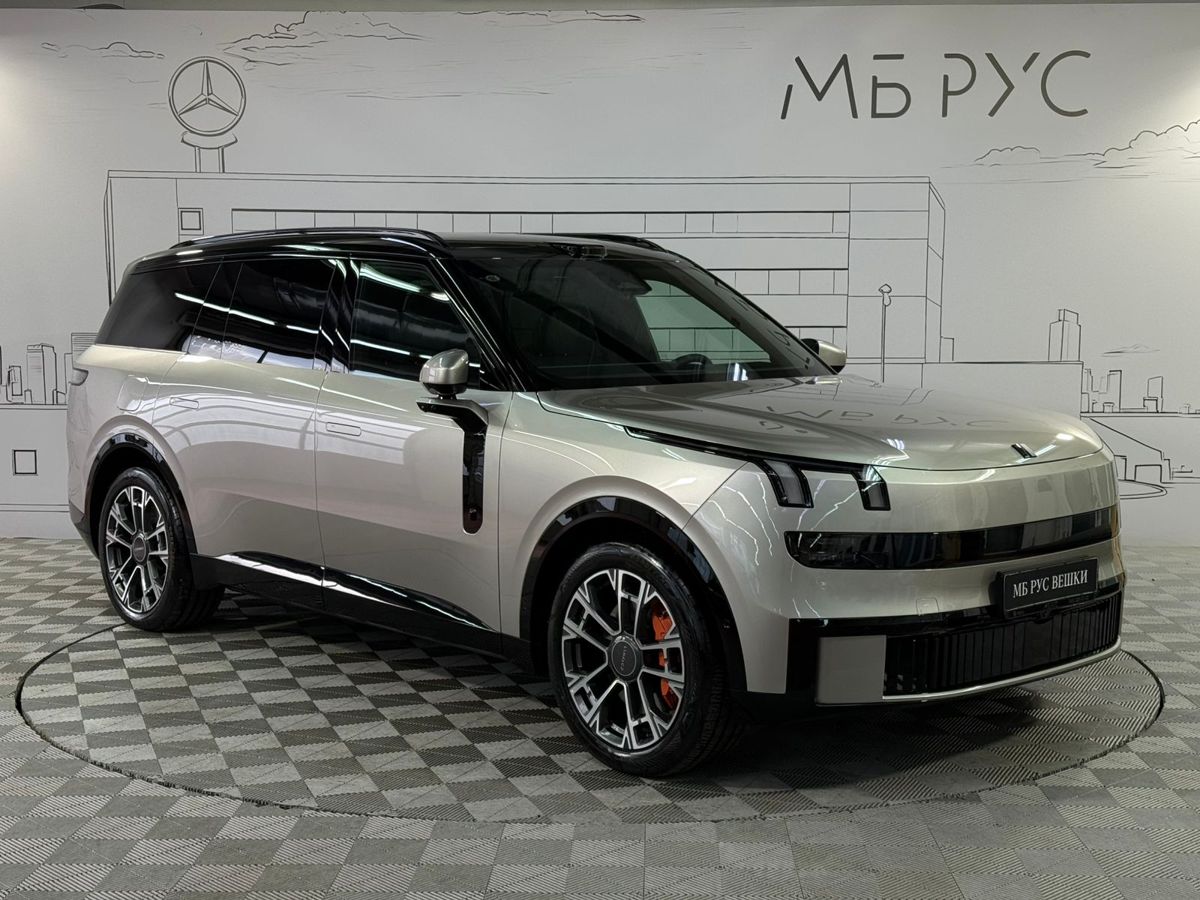 Автомобиль Lynk & Co 900 I поколение 2.0hyb AT 4WD (734 л.с.) Ultra Серый 2025 с пробегом 155 км