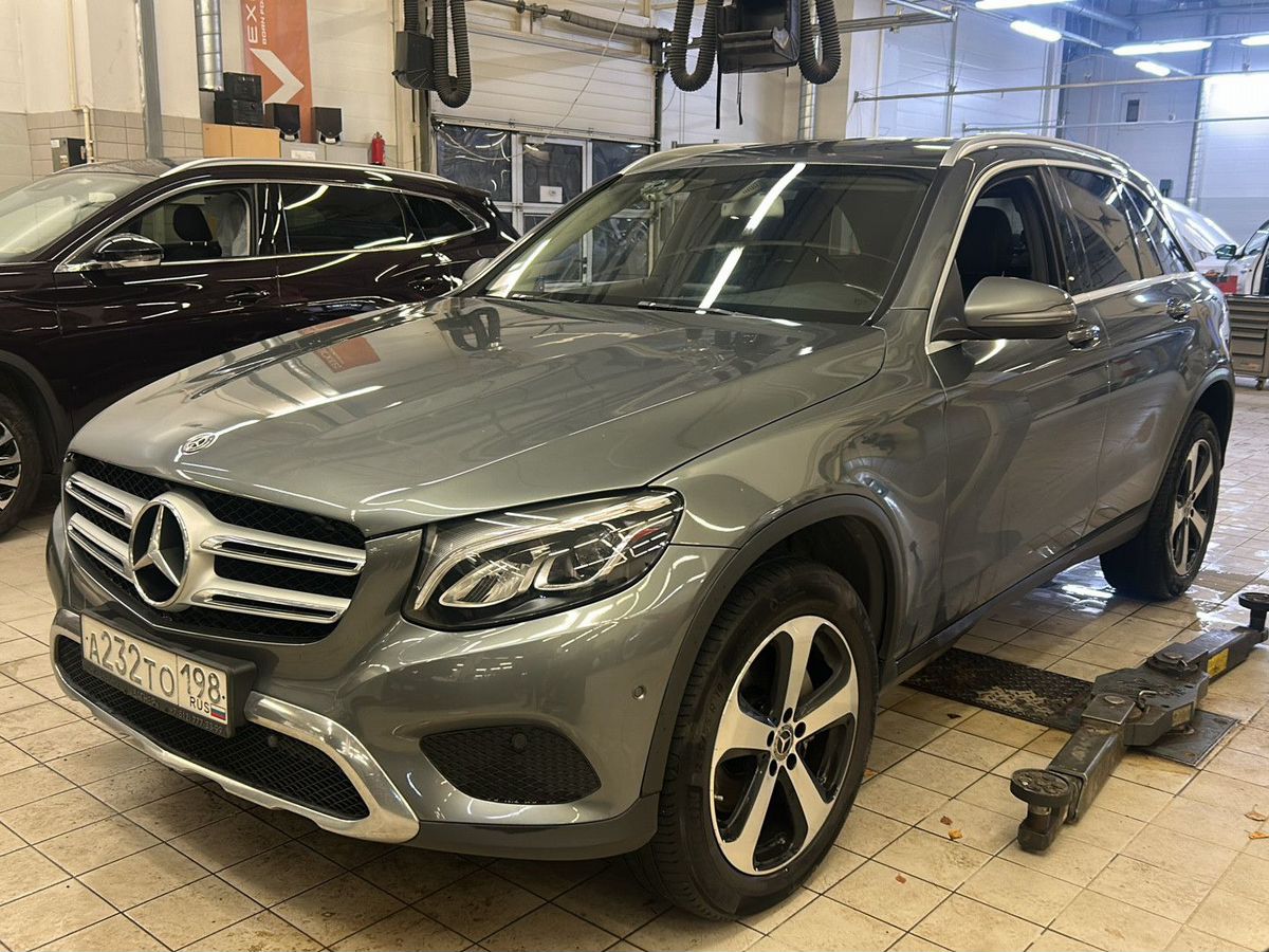 Mercedes-Benz GLC I поколение (X253) 250 2.1d AT 4Matic (204 л.с.) Особая серия Серый 2018 с пробегом 161 526 км