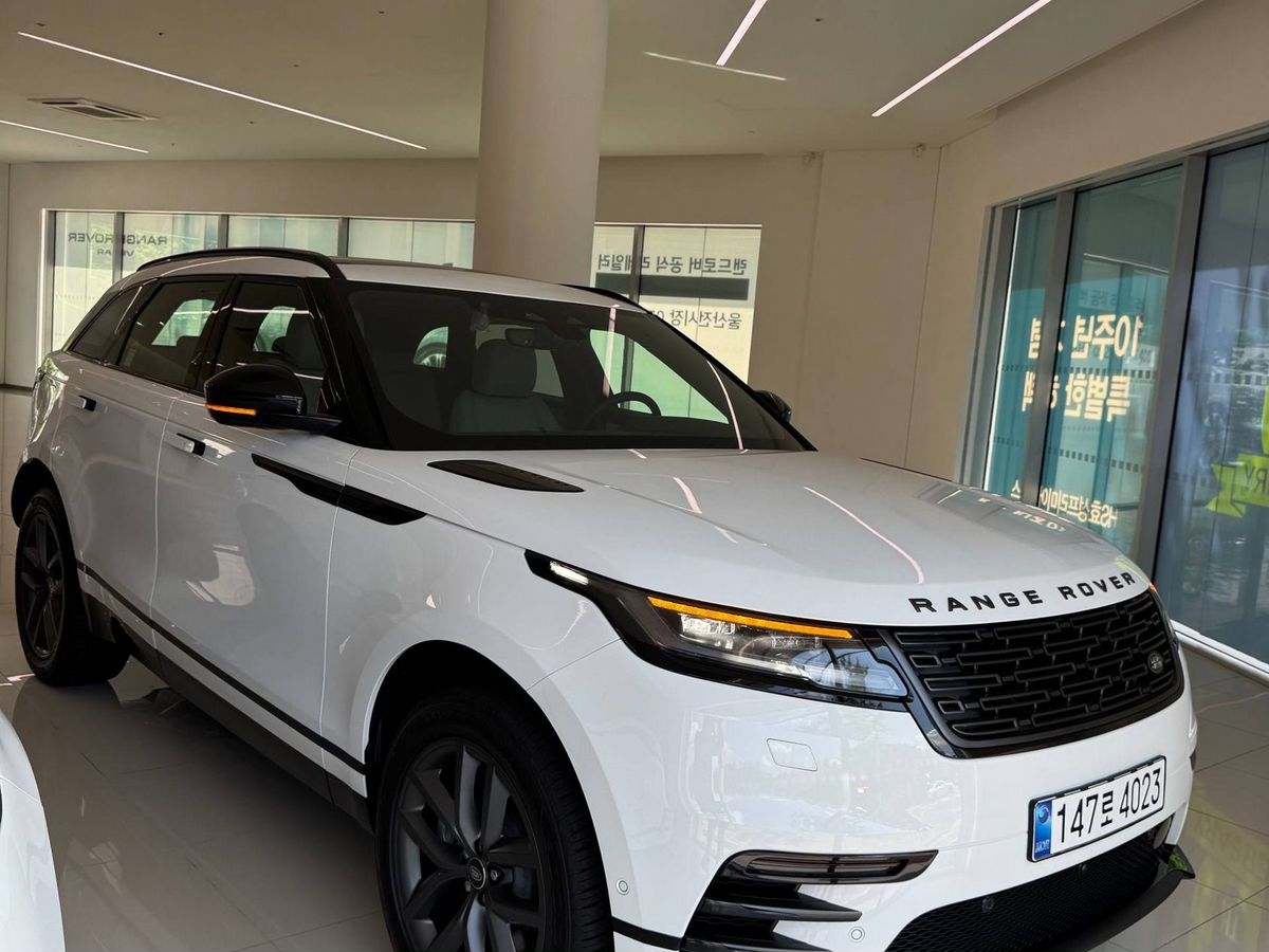 Land Rover Range Rover Velar I [рестайлинг] 2.0 AT 4WD (250 л.с.) Dynamic SE Белый 2025 