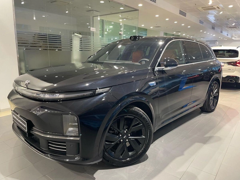 Автомобиль Li Auto L7 I поколение 1.5hyb AT 4WD (449 л.с.) Max Чёрный 2023 с пробегом 10 км