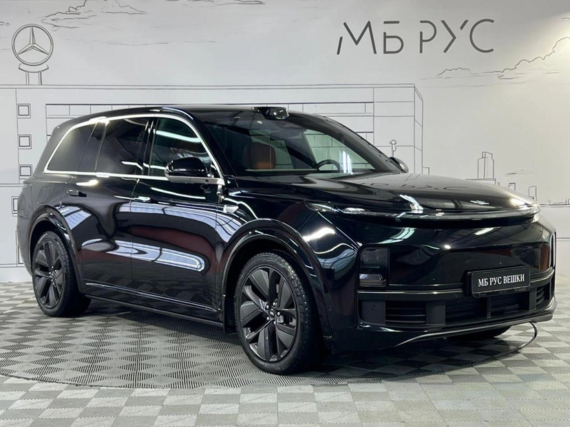 Автомобиль LiXiang L9 I поколение 1.5hyb AT 4WD (449 л.с.) Max Чёрный 2023 с пробегом 60 000 км
