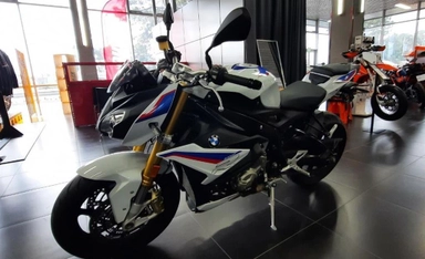 Мотоцикл BMW Motorrad S 1000 R II поколение S 1000 R Base Красный 2019 с пробегом 956 км