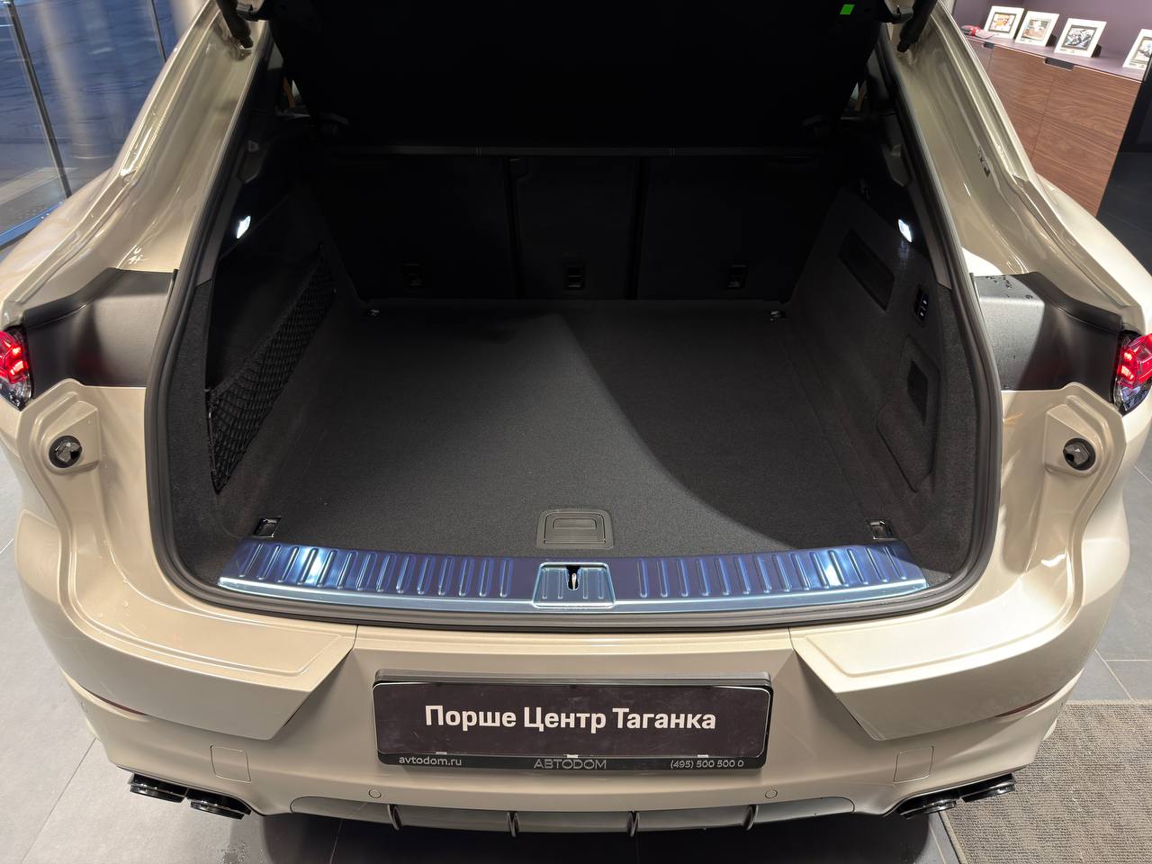 Автомобиль Porsche Cayenne III [рестайлинг] 3.0 AT 4WD (353 л.с.) Black Edition Бежевый 2025 