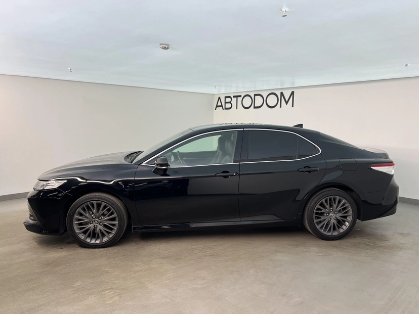 Автомобиль Toyota Camry VIII поколение (XV70) 3.5 AT (249 л.с.) Люкс Safety Чёрный 2020 с пробегом 120 123 км