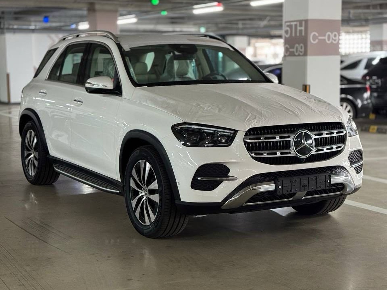 Автомобиль Mercedes-Benz GLE II (V167) [рестайлинг] 2.0 AT 4Matic (258 л.с.) Base Белый 2025 