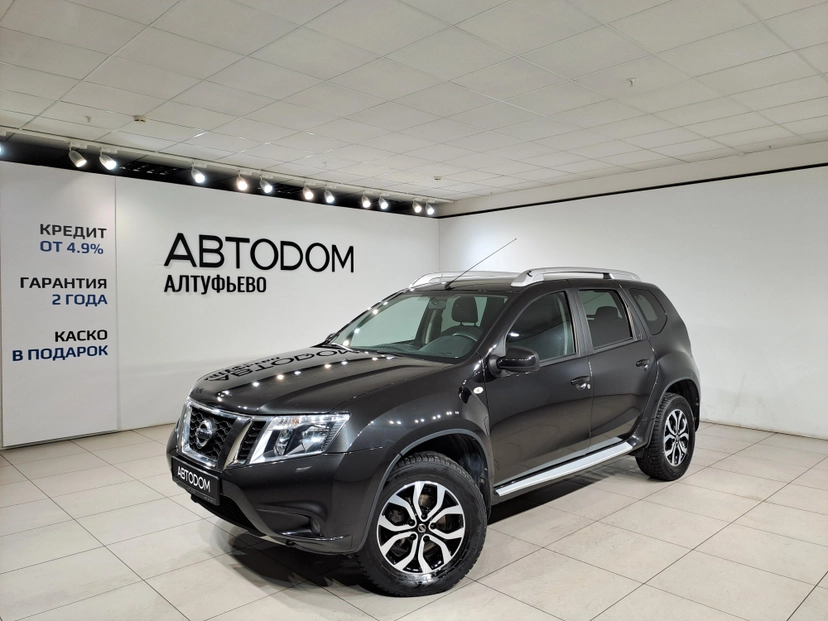Автомобиль Nissan Terrano III поколение (D10) 2.0 AT 4WD (143 л.с.) Elegance Чёрный 2017 с пробегом 131 000 км