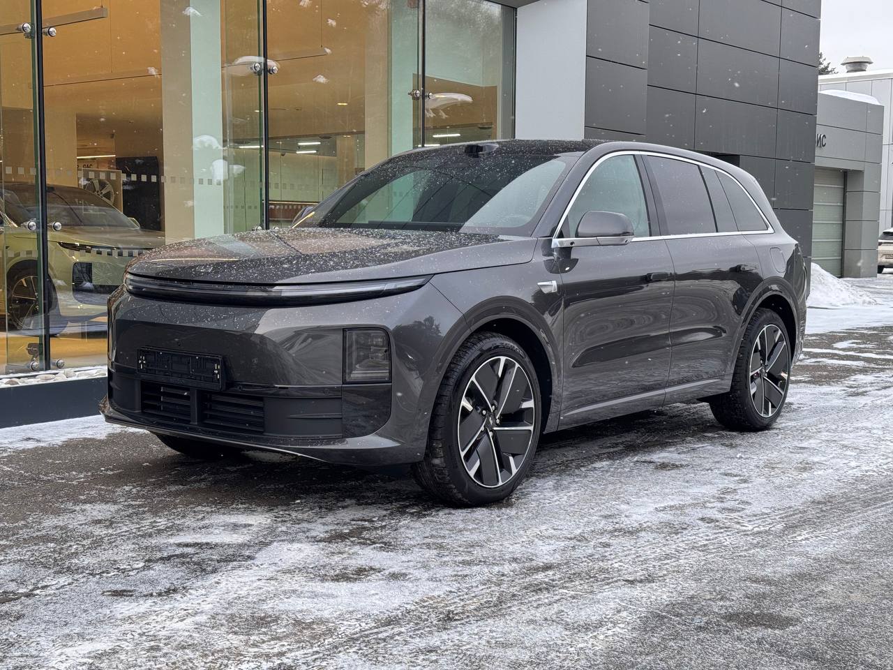 Автомобиль LiXiang L6 I поколение 1.5hyb AT 4WD (408 л.с.) Pro Серый 2025 