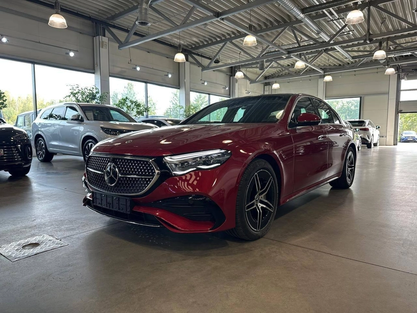 Автомобиль Mercedes-Benz E-Класс VI поколение (W214/S214) 2.0 AT 4Matic (258 л.с.) AMG Line Красный 2025