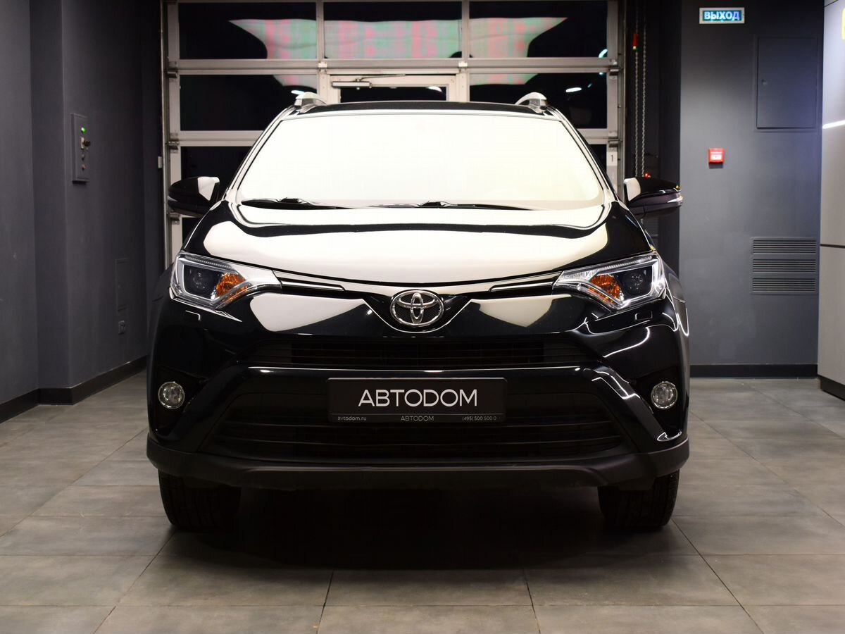Автомобиль Toyota RAV4 IV (XA40) [рестайлинг] 2.0 CVT (146 л.с.) Комфорт Чёрный 2016 с пробегом 102 000 км