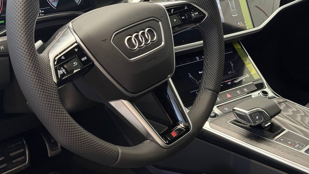 Автомобиль Audi A6 V (C8) [рестайлинг] 2.0 AMT 4WD (245 л.с.) 45 TFSI quattro S tronic Чёрный 2025 