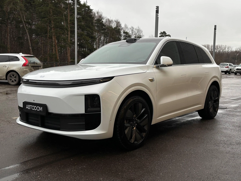 Автомобиль LiXiang L6 I поколение 1.5hyb AT 4WD (408 л.с.) Max Белый 2025