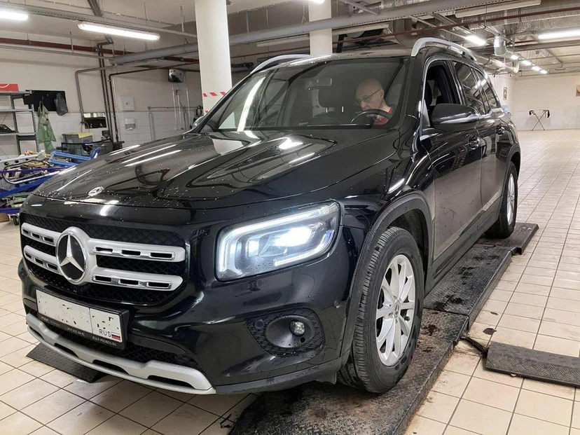 Mercedes-Benz GLB I поколение (X247) 200 2.0d AMT 4Matic (150 л.с.) Style Чёрный 2020 с пробегом 100 000 км