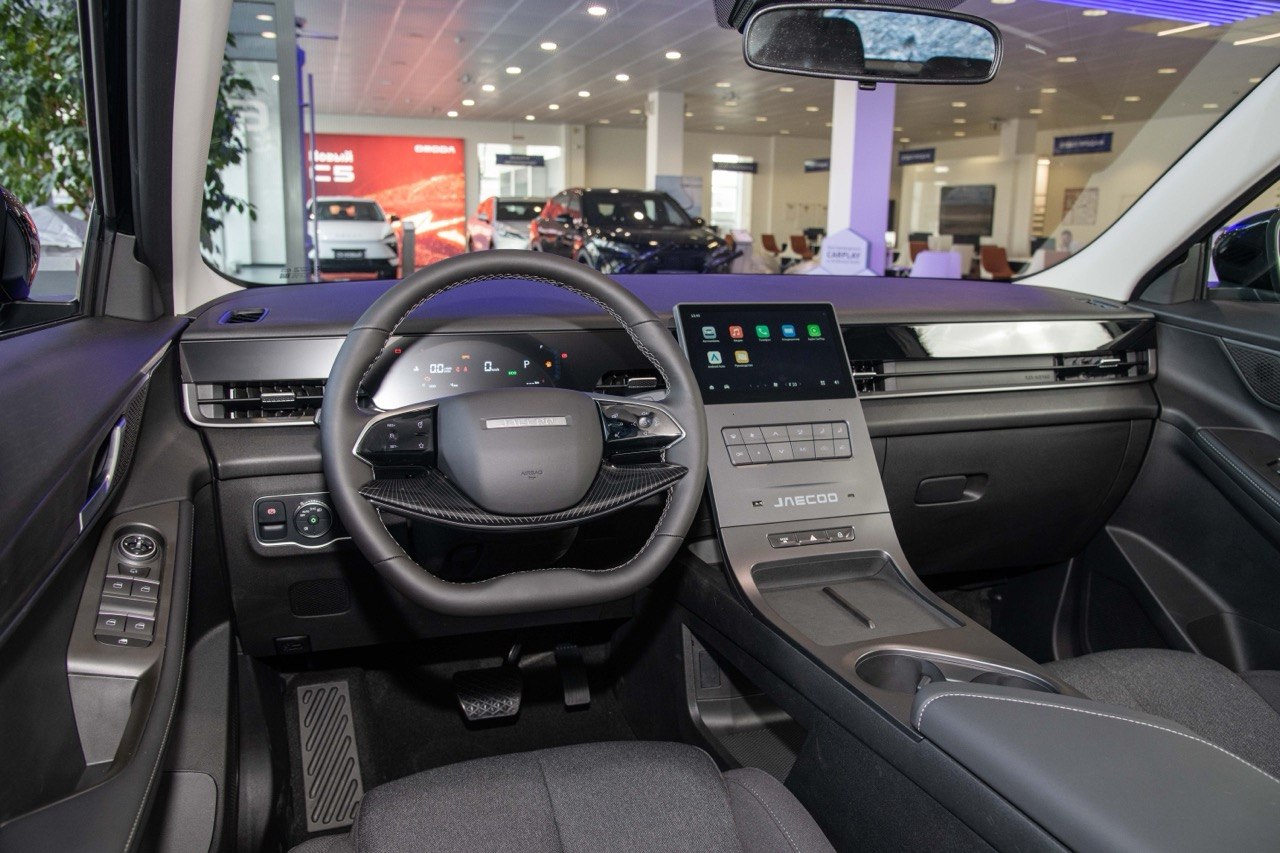 Автомобиль Jaecoo J6 I поколение 1.5 AMT (147 л.с.) Актив Чёрный 2026 