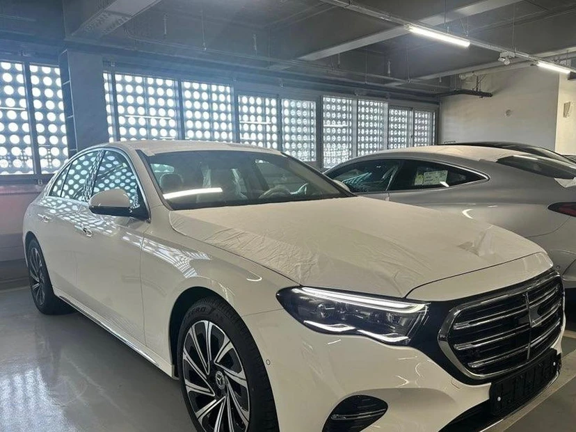 Автомобиль Mercedes-Benz E-Класс VI поколение (W214/S214) 2.0 AT 4Matic (258 л.с.) Exclusive Белый 2026