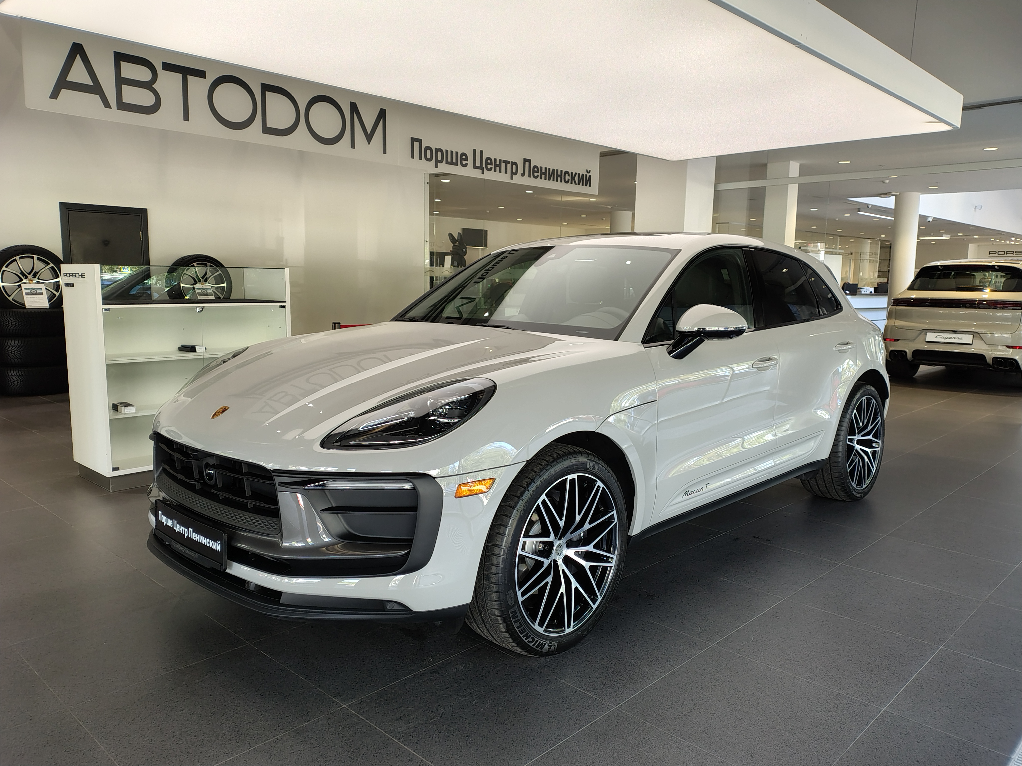 Porsche Macan I [2-й рестайлинг] 2.0 AMT 4WD (265 л.с.) T Серый 2026 