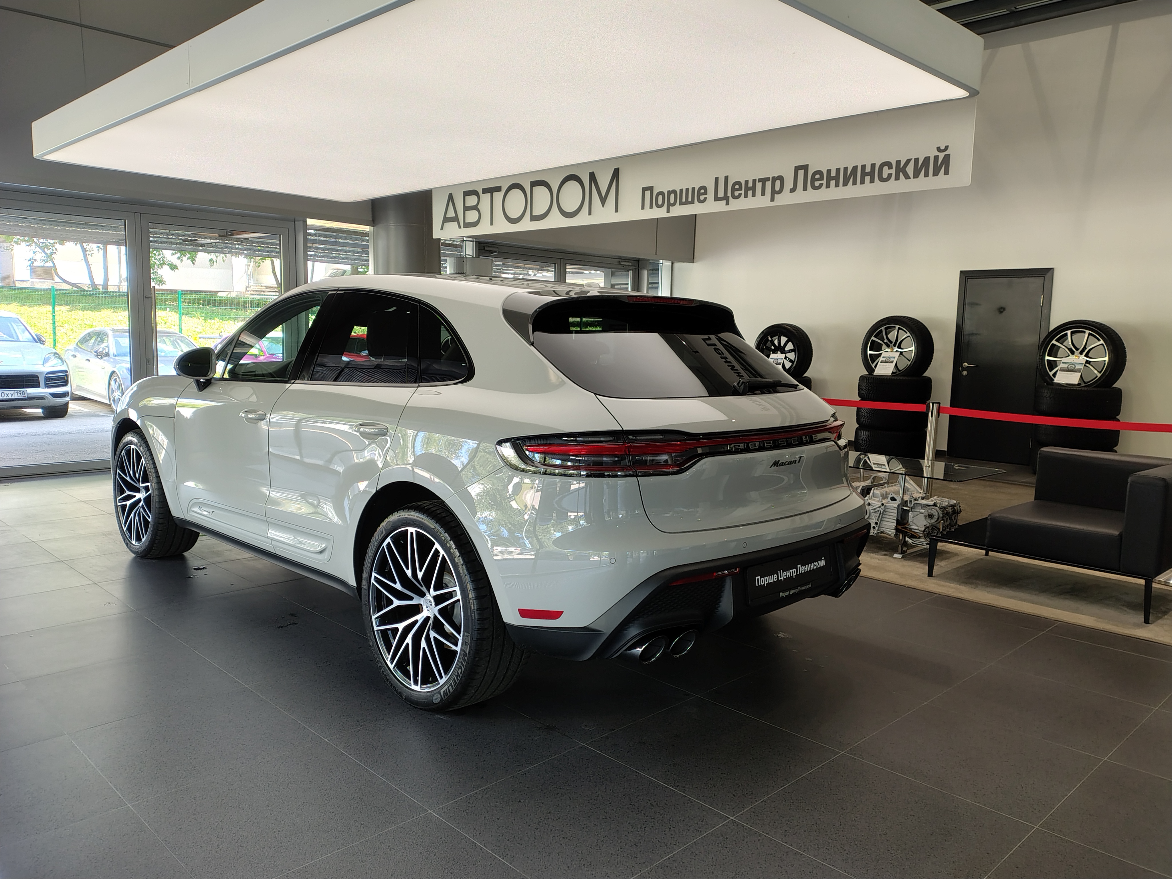Porsche Macan I [2-й рестайлинг] 2.0 AMT 4WD (265 л.с.) T Серый 2026 