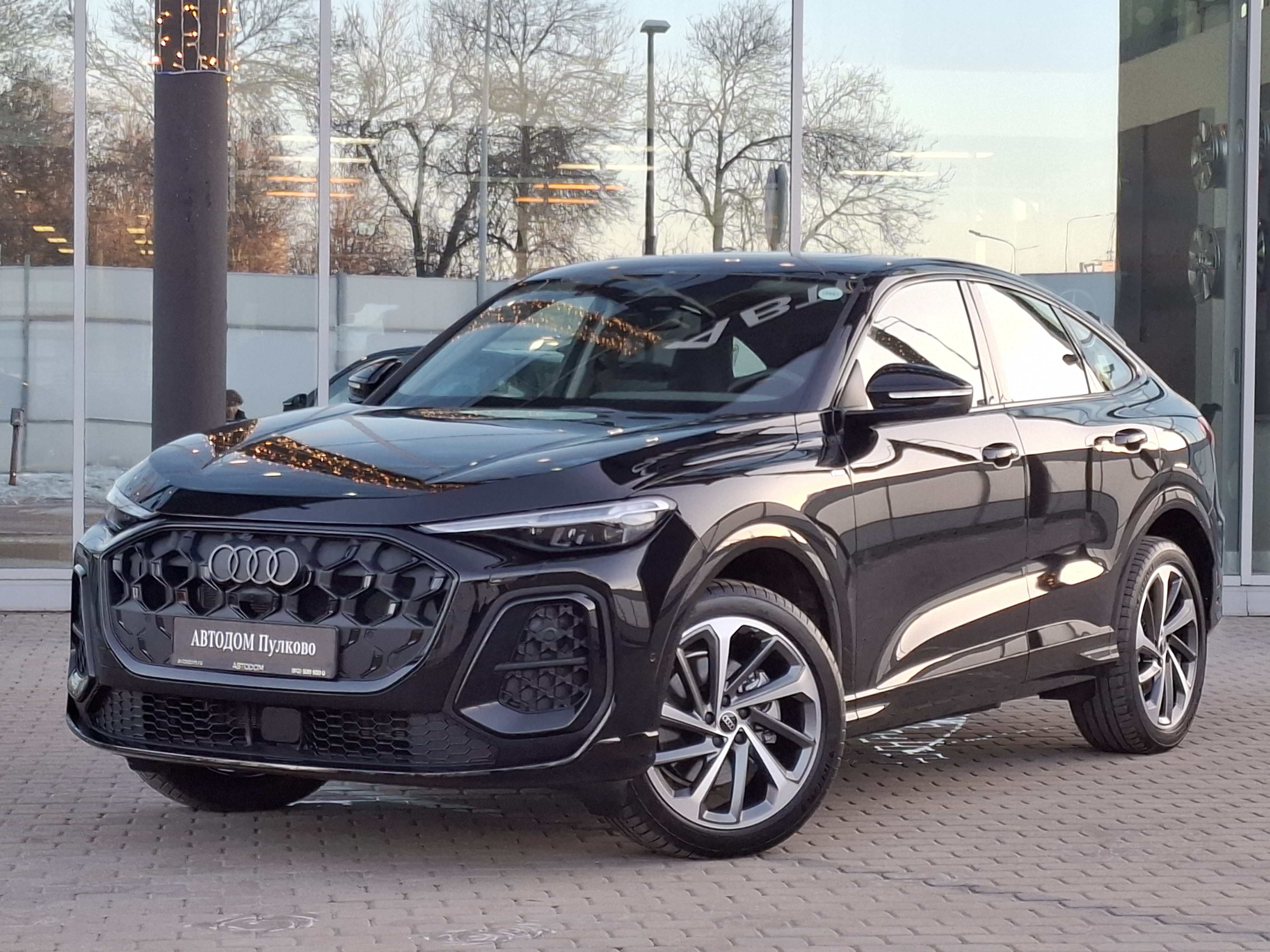 Автомобиль Audi Q5 Sportback II поколение 2.0d AMT 4WD (204 л.с.) 40 TDI quattro S tronic Чёрный 2025 