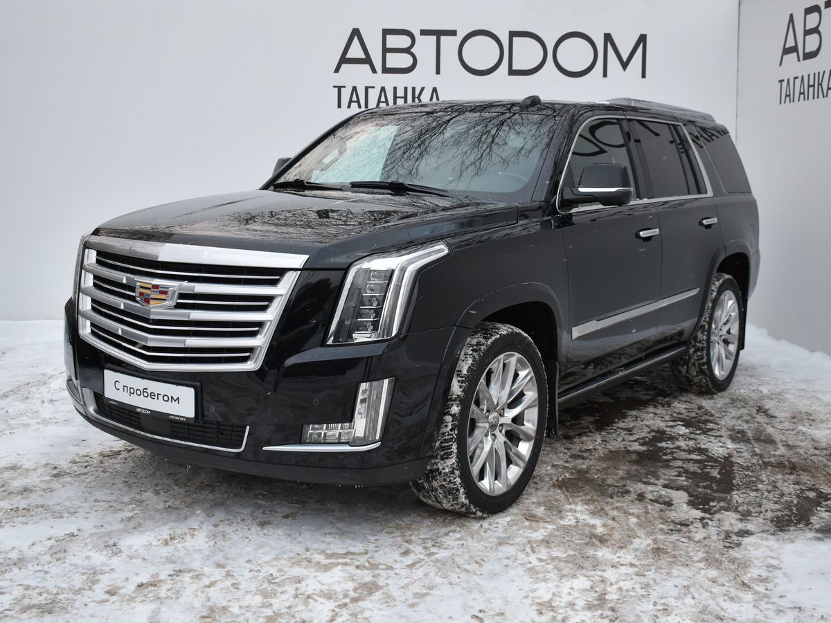Автомобиль Cadillac Escalade IV поколение 6.2 AT 4WD (426 л.с.) Platinum Чёрный 2017 с пробегом 104 700 км