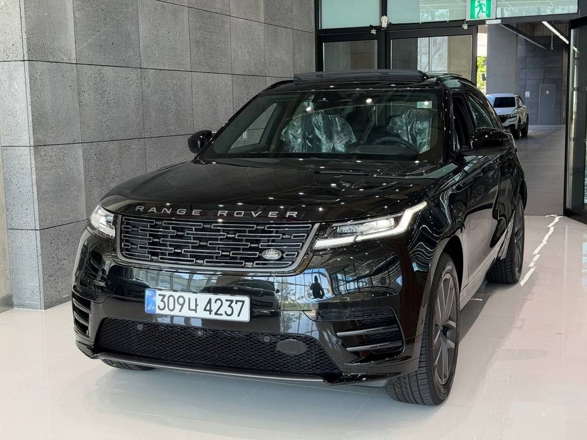 Land Rover Range Rover Velar I [рестайлинг] 2.0 AT 4WD (250 л.с.) Dynamic SE Чёрный 2025 